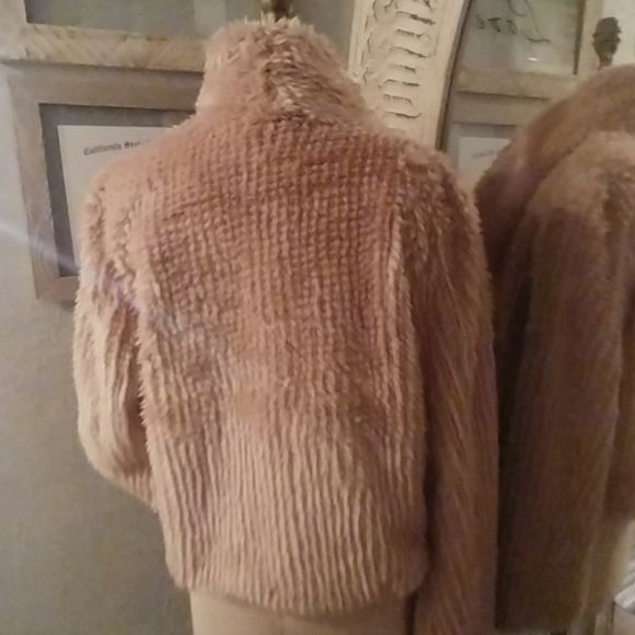 Too cute! Light Pink super soft Ballot fun jacket. - Picture 3 of 7